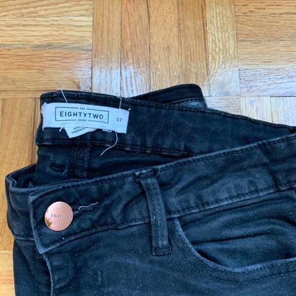 Eighty two black jeans - Picture 3 of 3